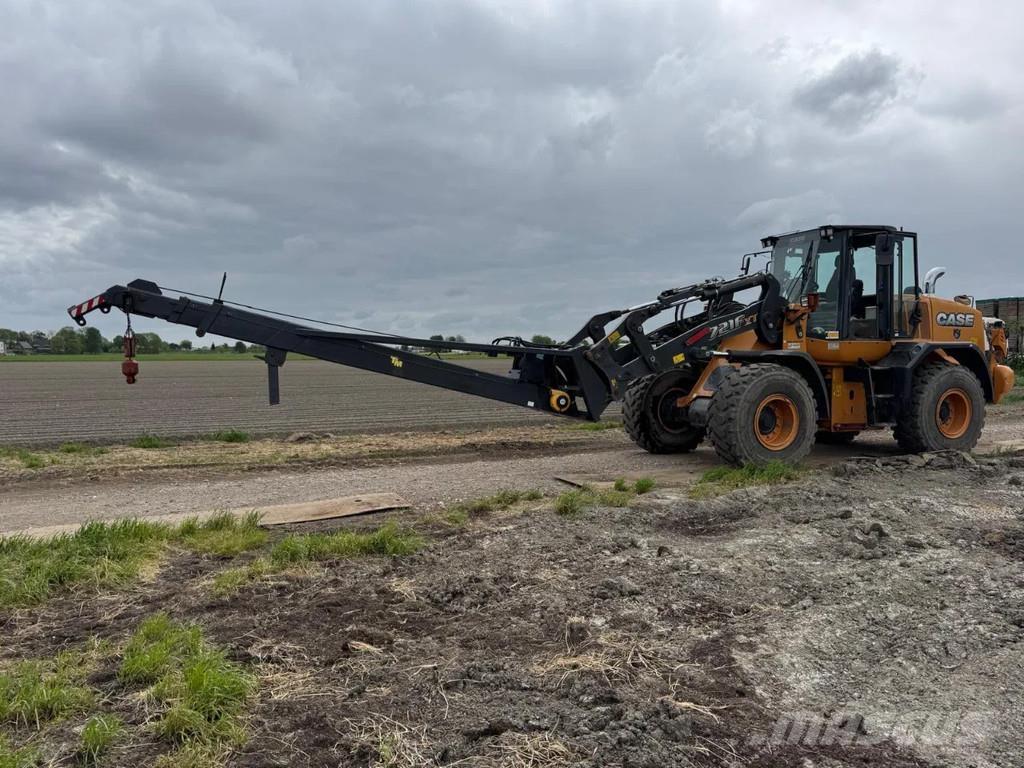 CASE 721F Kolesové nakladače