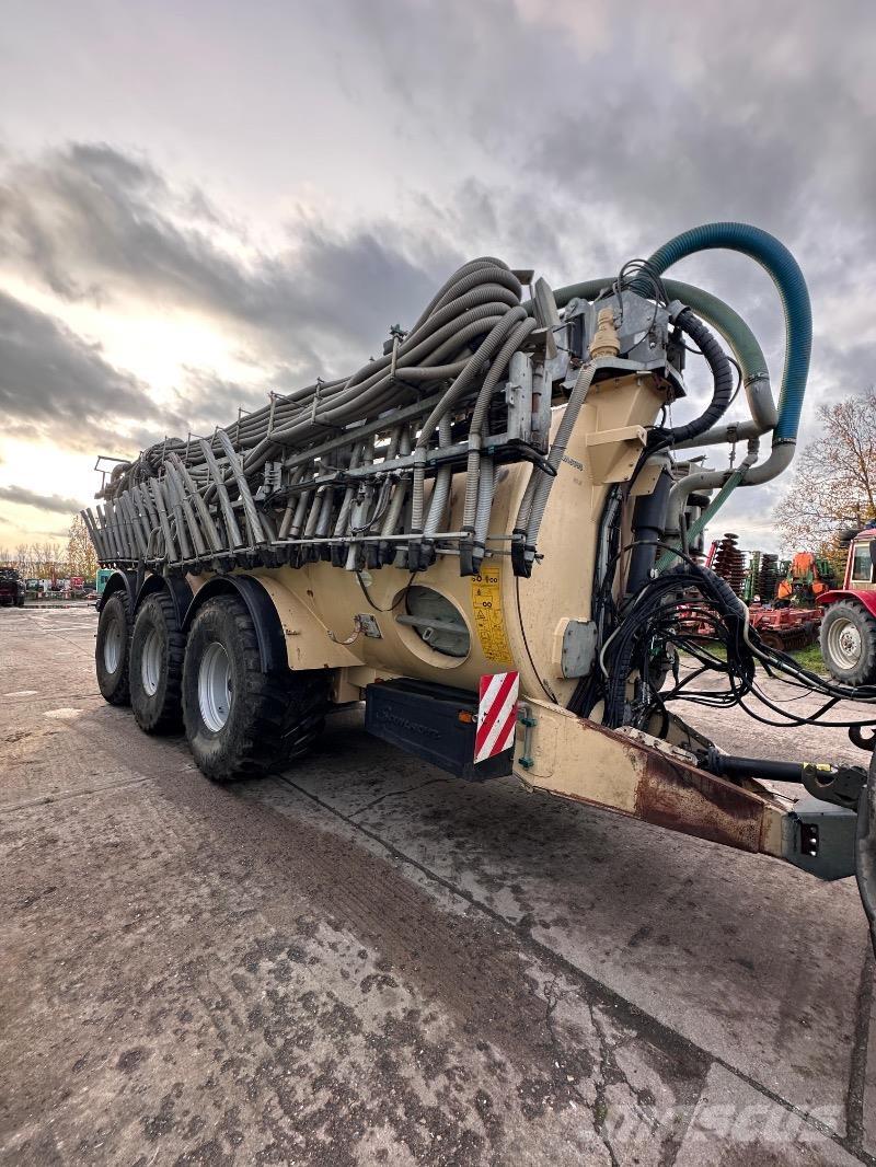 Samson PG 25 Rozmetadlá maštaľného hnoja