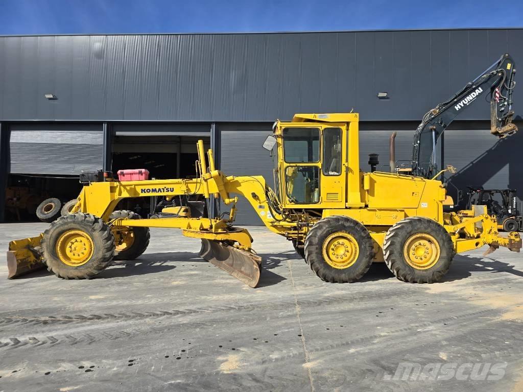 Komatsu GD 521 A-1 Grejdery