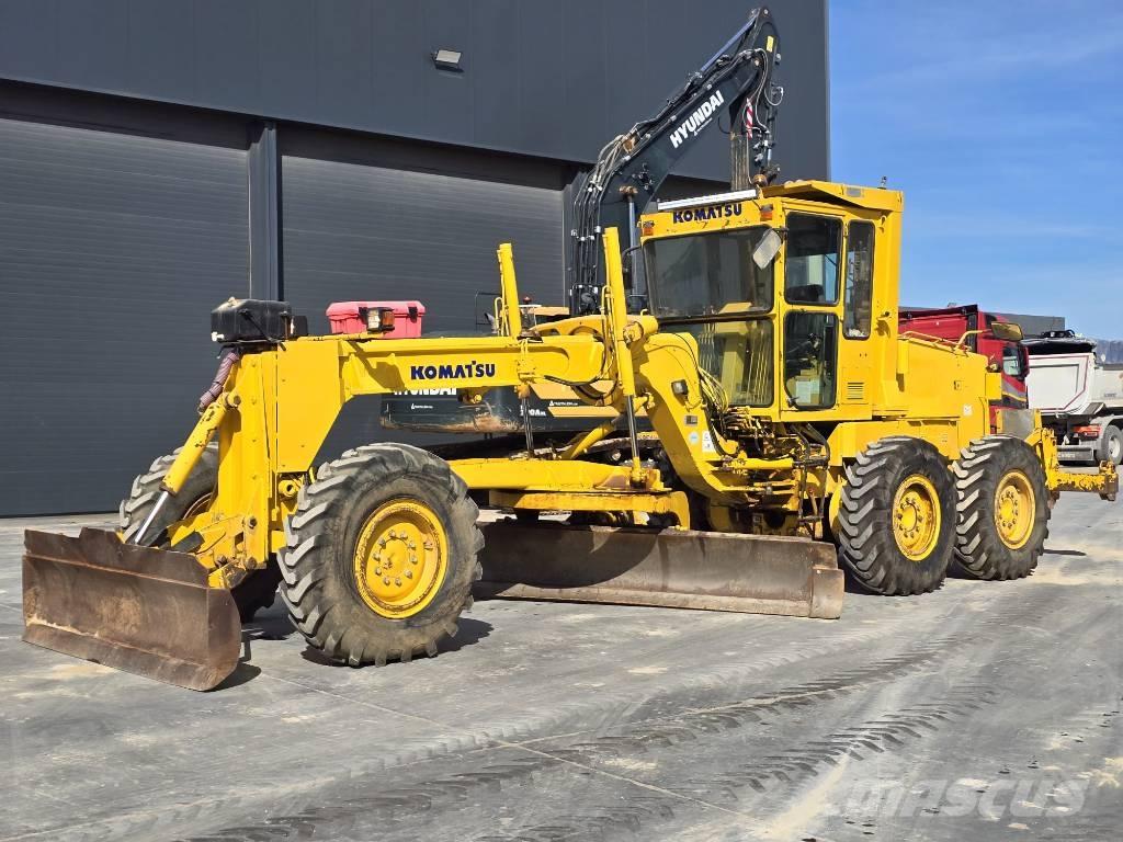 Komatsu GD 521 A-1 Grejdery
