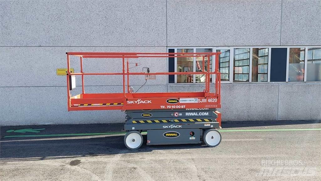 SkyJack SJIII4620 Nožnicové zdvíhacie plošiny