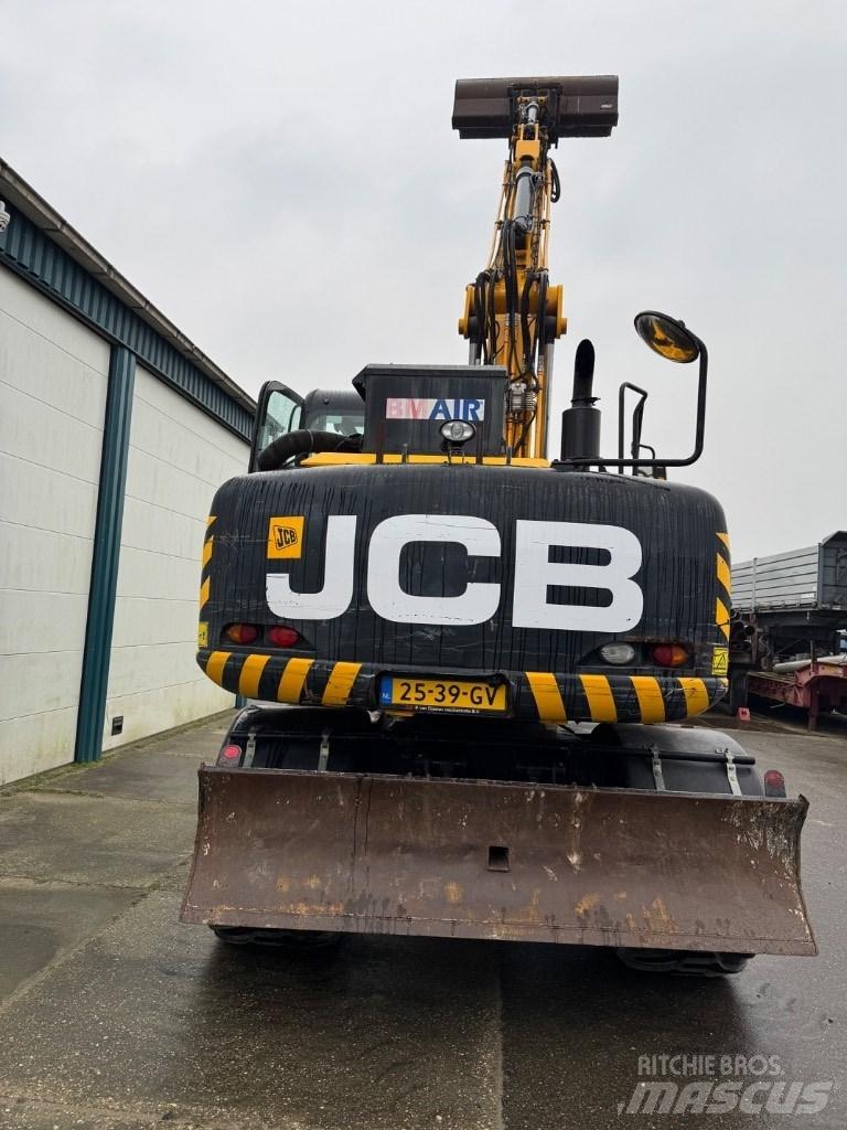 JCB 140w Pásové rýpadlá