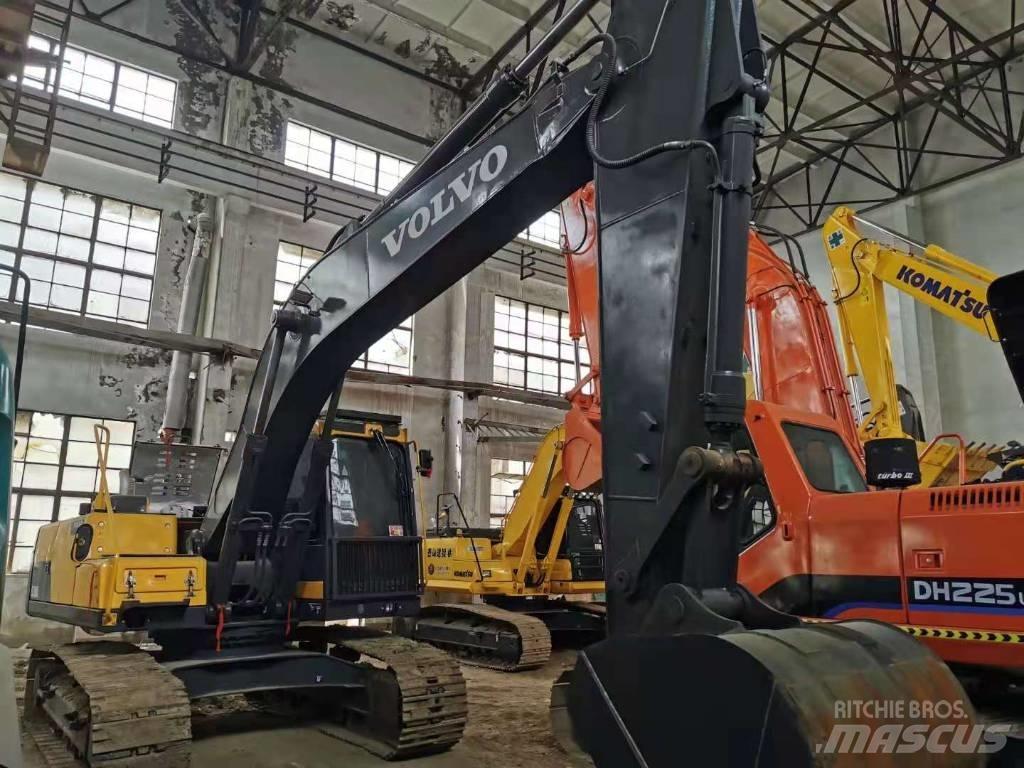 Volvo EC200D Pásové rýpadlá