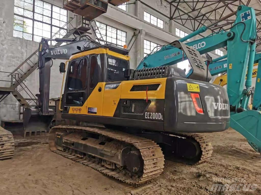 Volvo EC200D Pásové rýpadlá