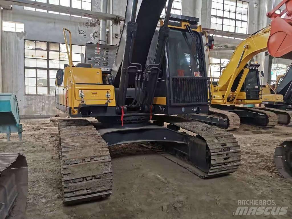Volvo EC200D Pásové rýpadlá