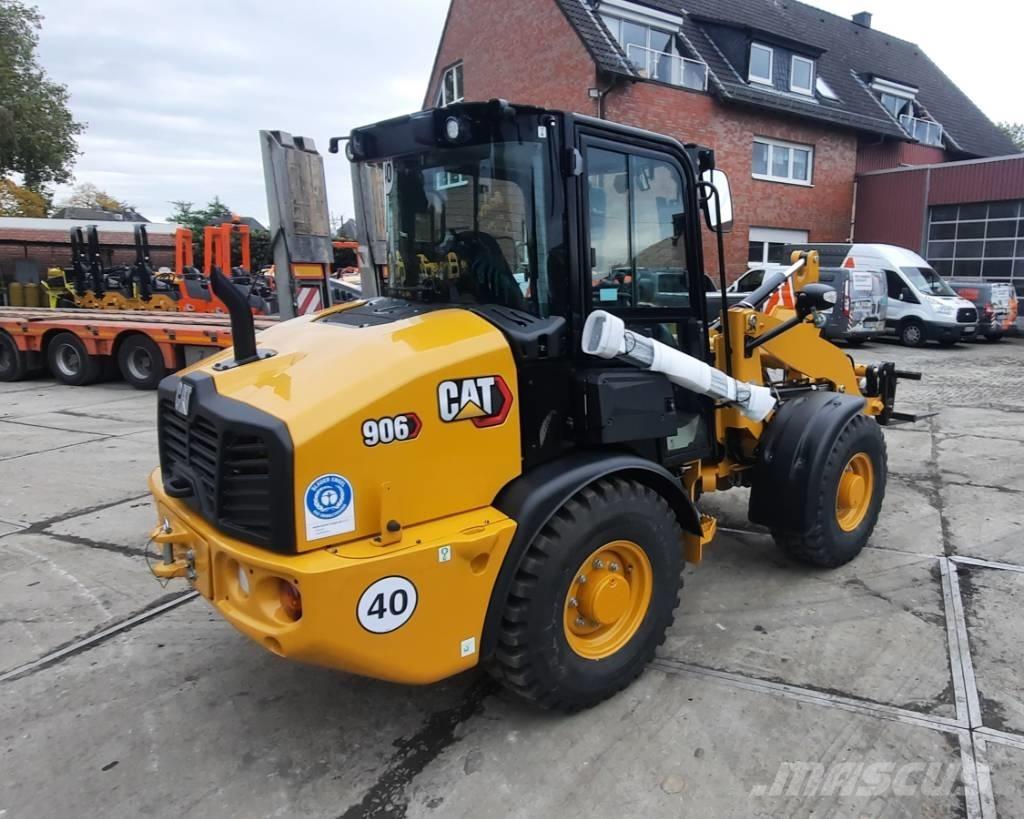 CAT 906 Kolesové nakladače