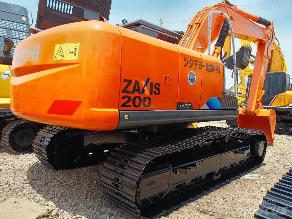 Hitachi ZX 200 Pásové rýpadlá