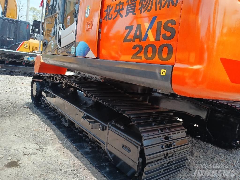 Hitachi ZX 200 Pásové rýpadlá