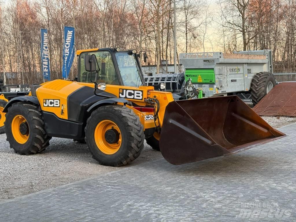 JCB 526-56 Agri Teleskopické kolesové nakladače