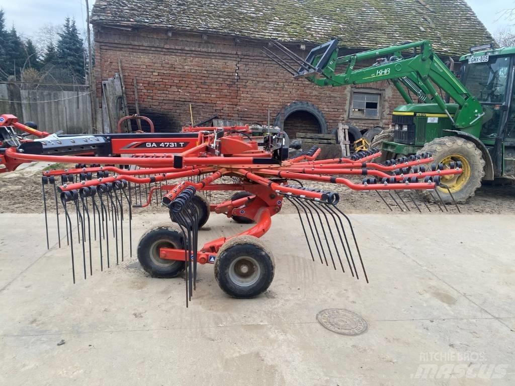 Kuhn GT 4731T Obracače a zhrabovače sena