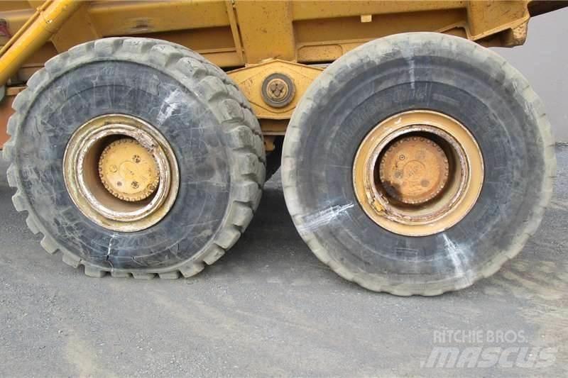 Bell B40D 6X6 Kĺbové nákladné autá