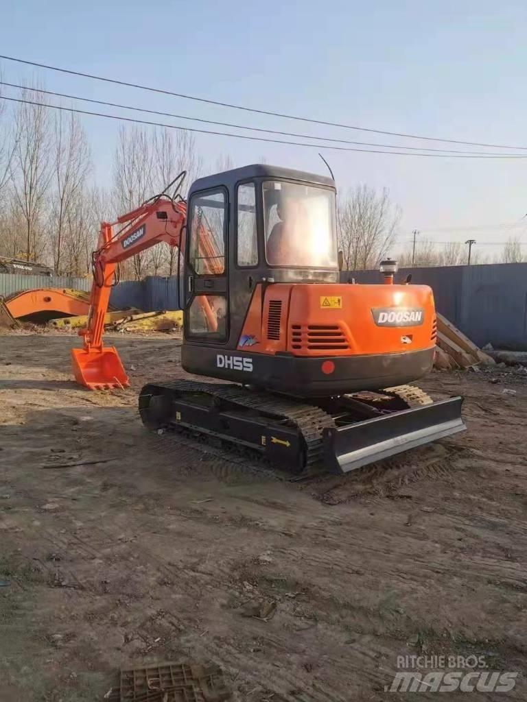 Doosan DH55 Pásové rýpadlá