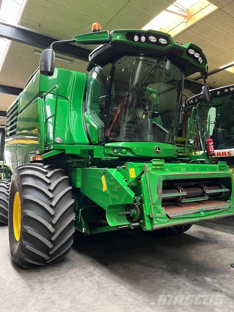 John Deere T670 Kombinované zberacie stroje
