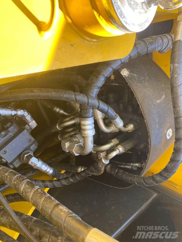 Komatsu 70-8 Pásové rýpadlá