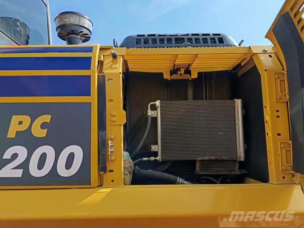 Komatsu PC 200 Pásové rýpadlá