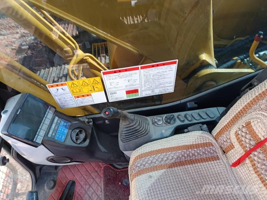 Komatsu PC 200 Pásové rýpadlá