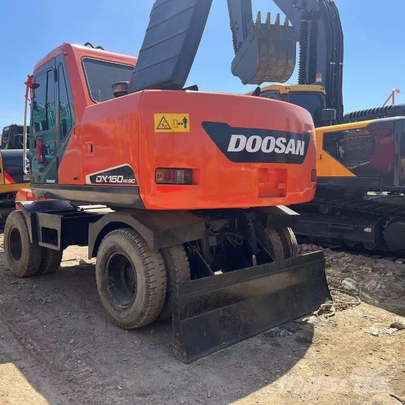 Doosan DX150W Kolesové rýpadlá