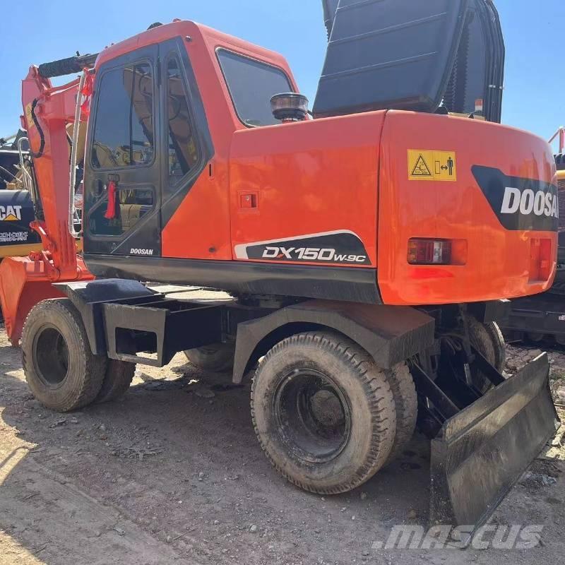 Doosan DX150W Kolesové rýpadlá