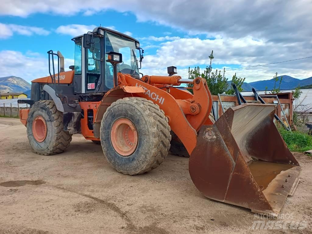 Hitachi ZW 250 Kolesové nakladače