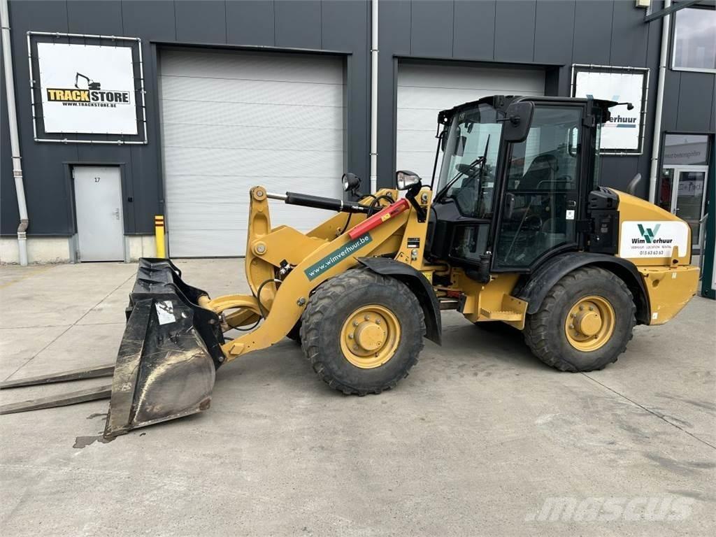CAT 906M (8758) Viacúčelové nakladače