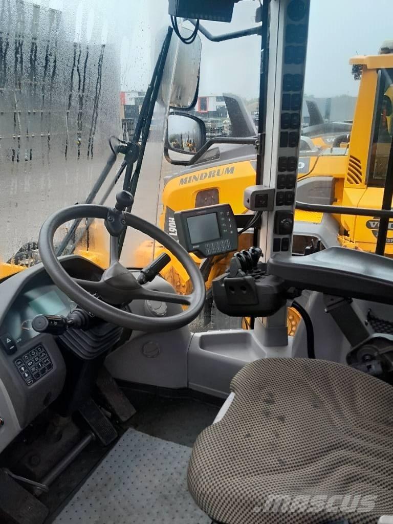 Volvo L120G Kolesové nakladače