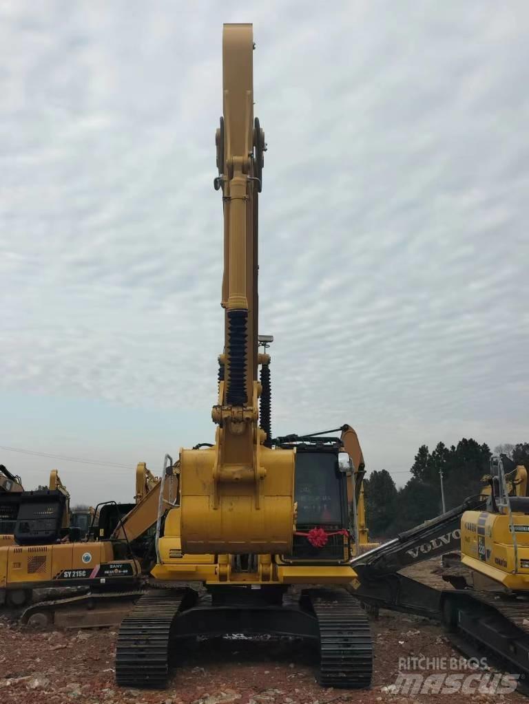 Komatsu PC 200-8 Pásové rýpadlá