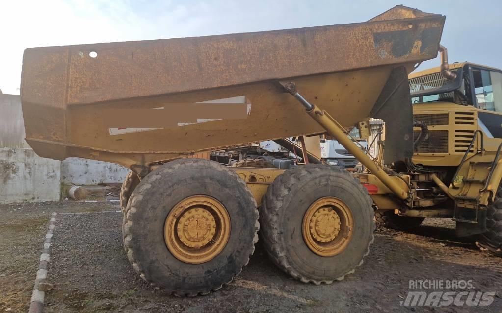 CAT 730 Kĺbové nákladné autá