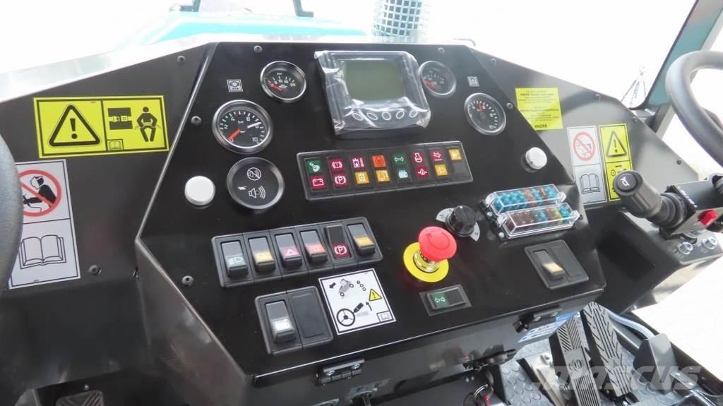 Ammann ART 240 Pneumatikové valce