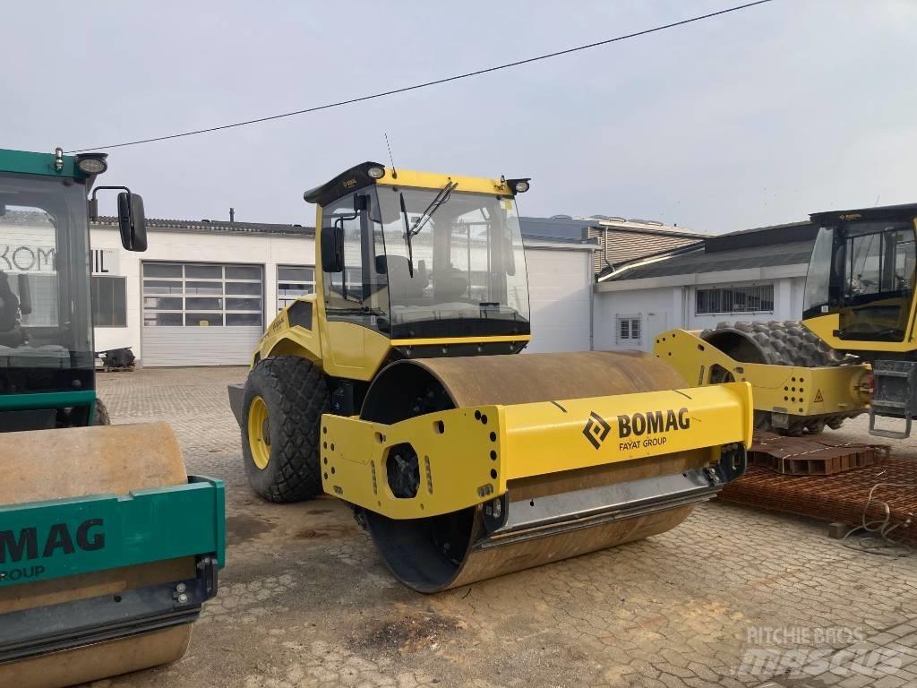 Bomag BW 211 DH-5 Ťahačové valce