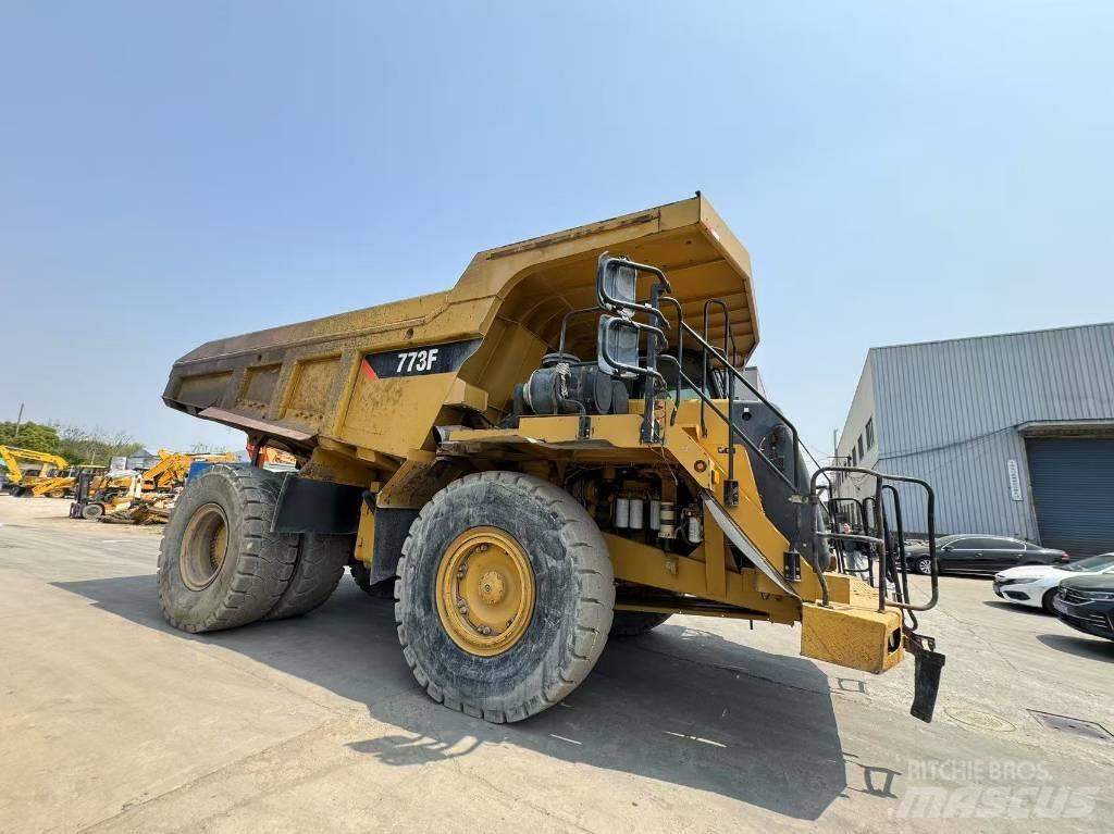 CAT 773 F Kĺbové nákladné autá