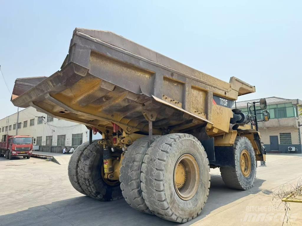 CAT 773 F Kĺbové nákladné autá