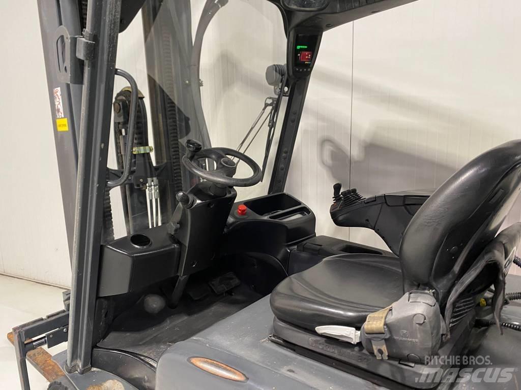 Linde E30L-01 Akumulátorové vozíky