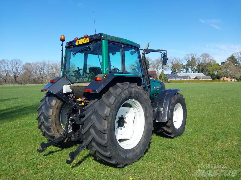 Valtra 6650 TwinTrac Traktory