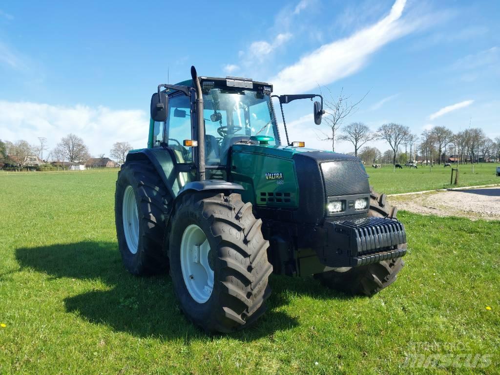 Valtra 6650 TwinTrac Traktory