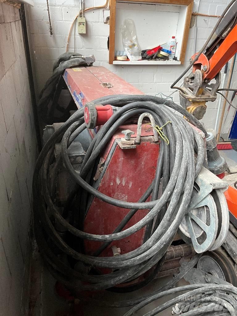 Hilti DSW 3018 E Píly na betón a kameň
