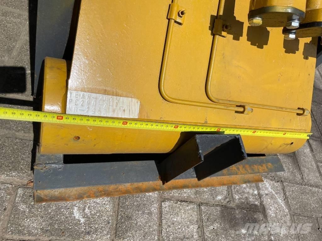 Komatsu Long reach Rýpadlá s dlhým dosahom