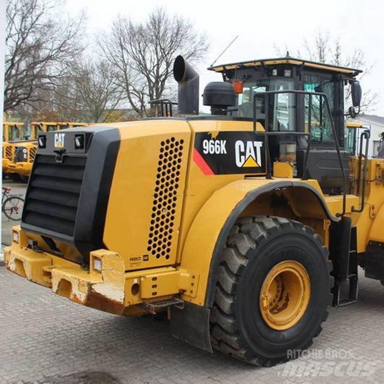 CAT 966K Kolesové nakladače