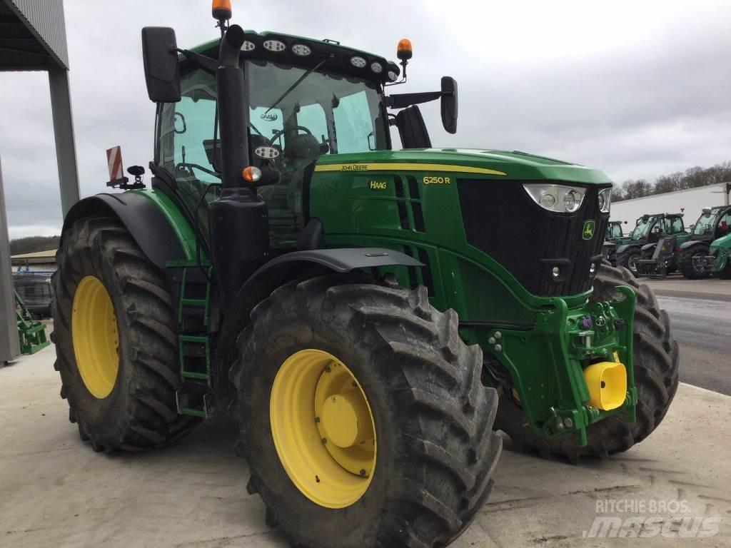 John Deere 6250R Traktory