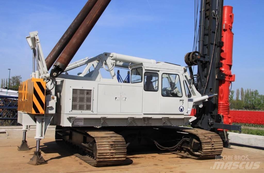 Hitachi KH125-3 GLSK Pilierovej žeriav