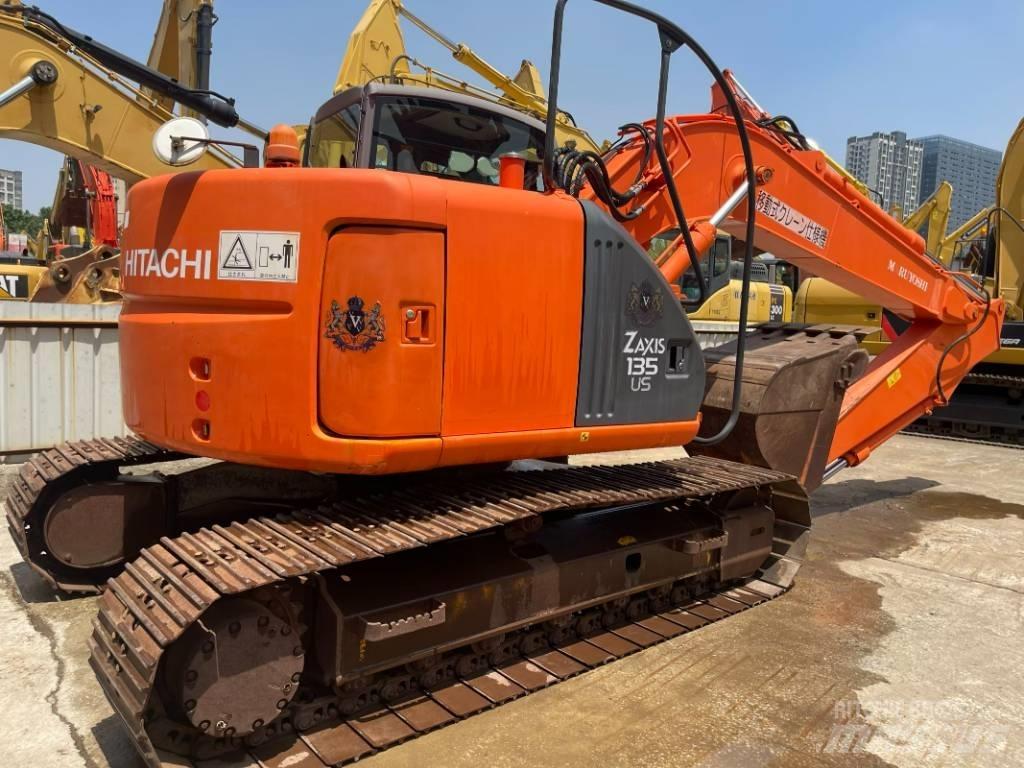 Hitachi ZX 135 Pásové rýpadlá