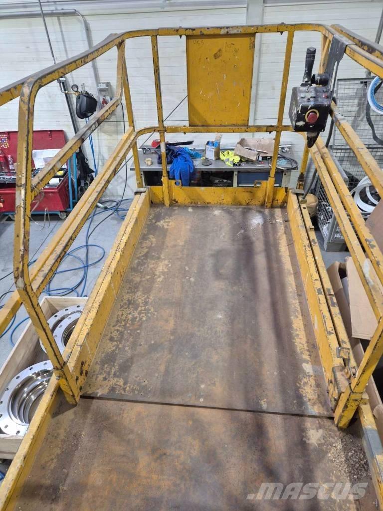 Haulotte Compact 12 Nožnicové zdvíhacie plošiny