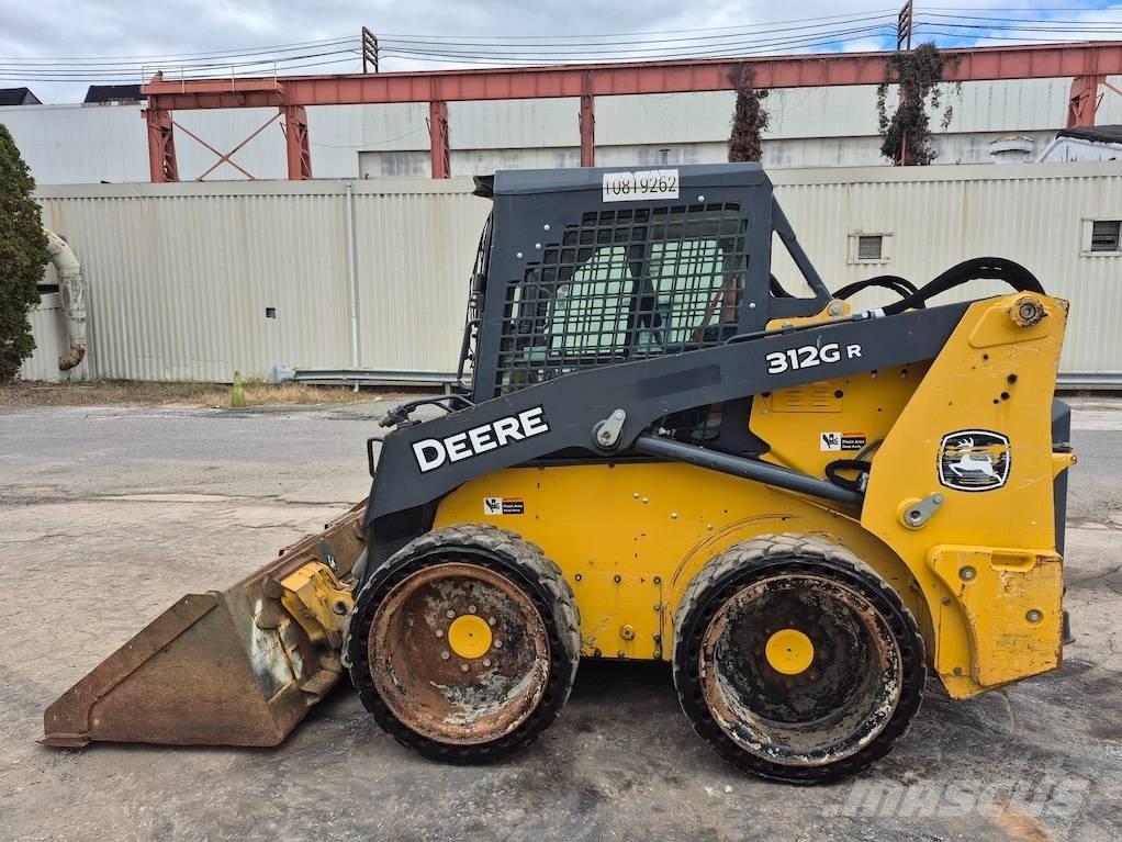 John Deere 312 Šmykom riadené nakladače