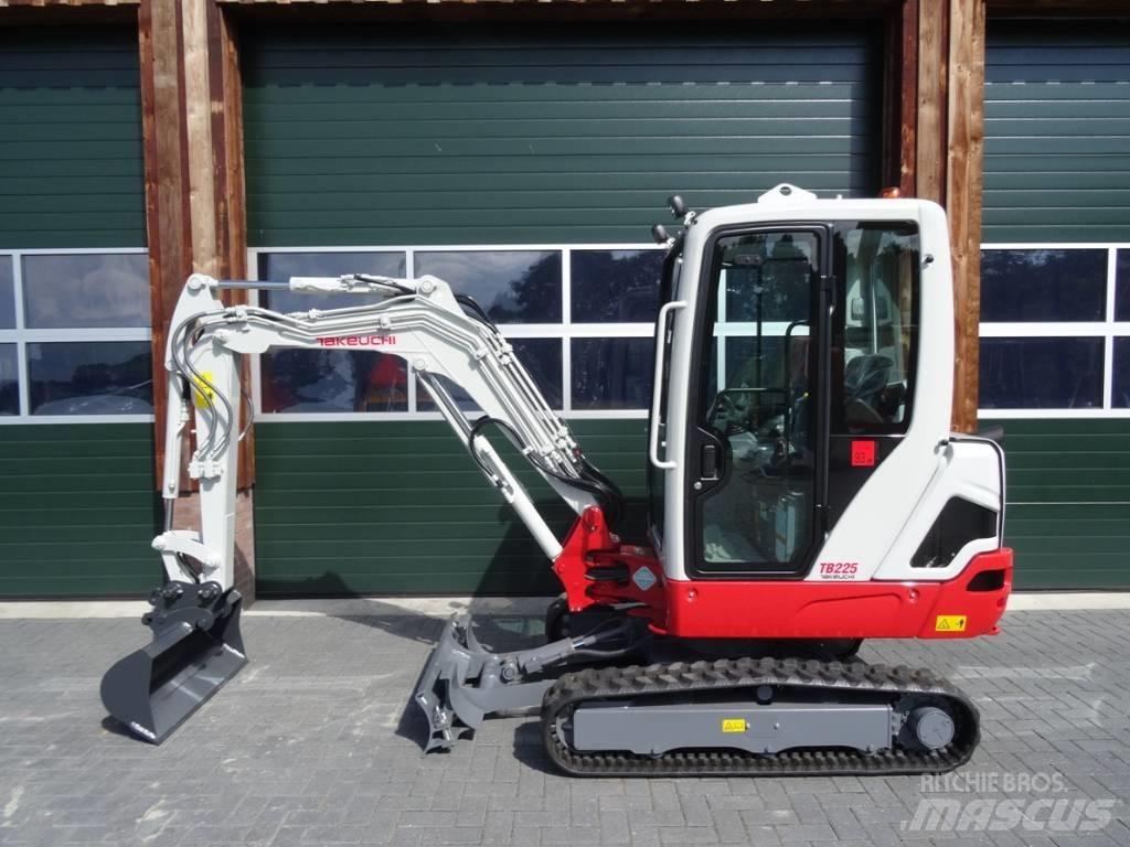 Takeuchi TB 225 Mini rýpadlá < 7t
