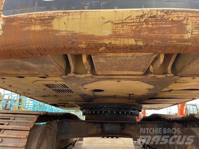 CAT 320D-E Pásové rýpadlá