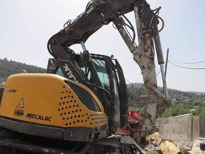Mecalac 714 MW Špeciálne bagre