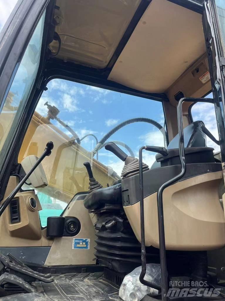 CAT 320 C L Pásové rýpadlá