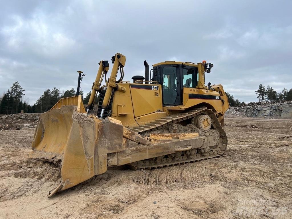 CAT D 8 T Pásové dozéry