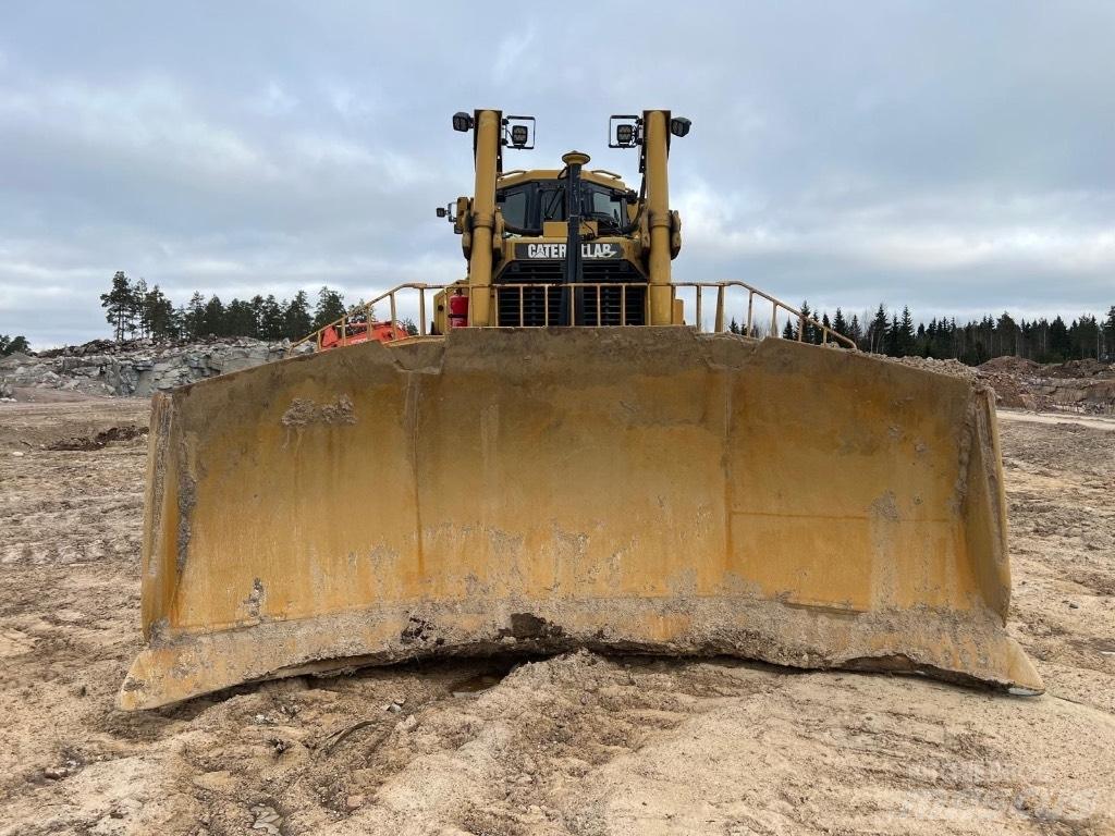 CAT D 8 T Pásové dozéry