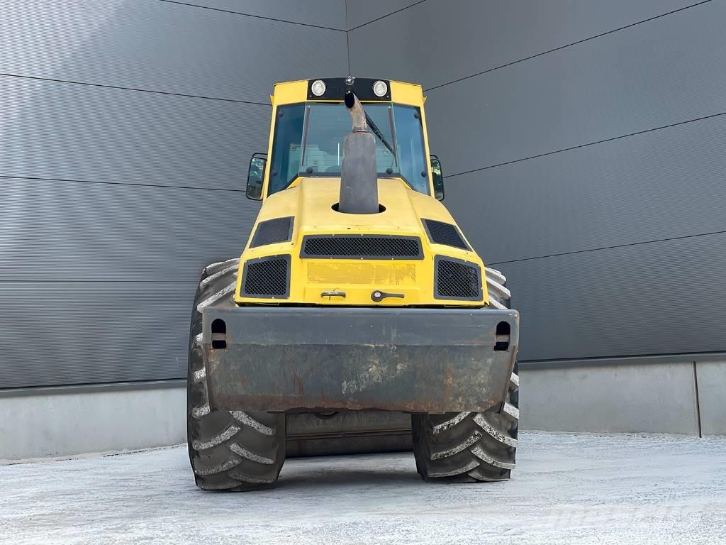 Bomag BW 213 DH-4 Ťahačové valce