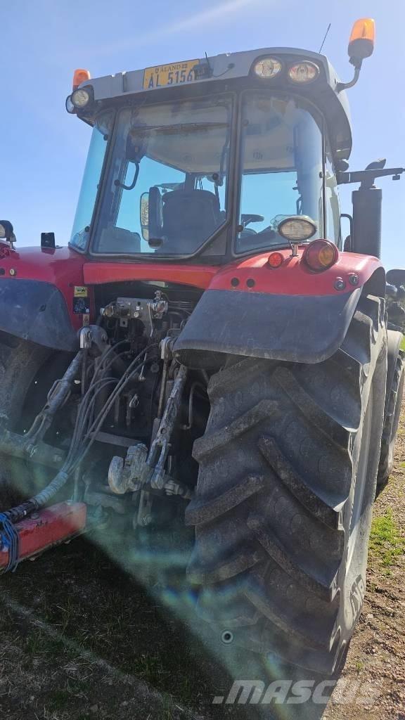 Massey Ferguson 6715 Traktory
